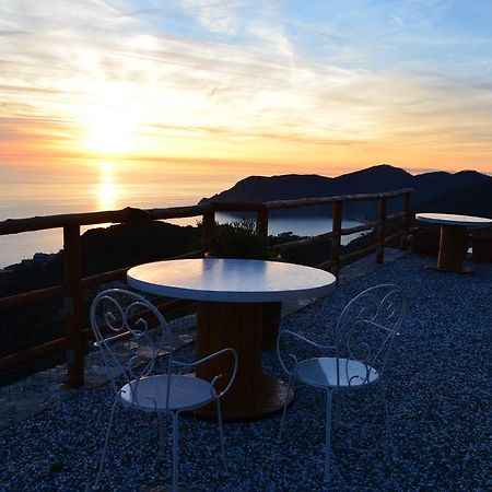 Cade Ventu Hotel Vernazza Luaran gambar